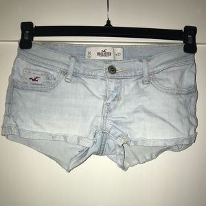Hollister low-rise light denim shorts